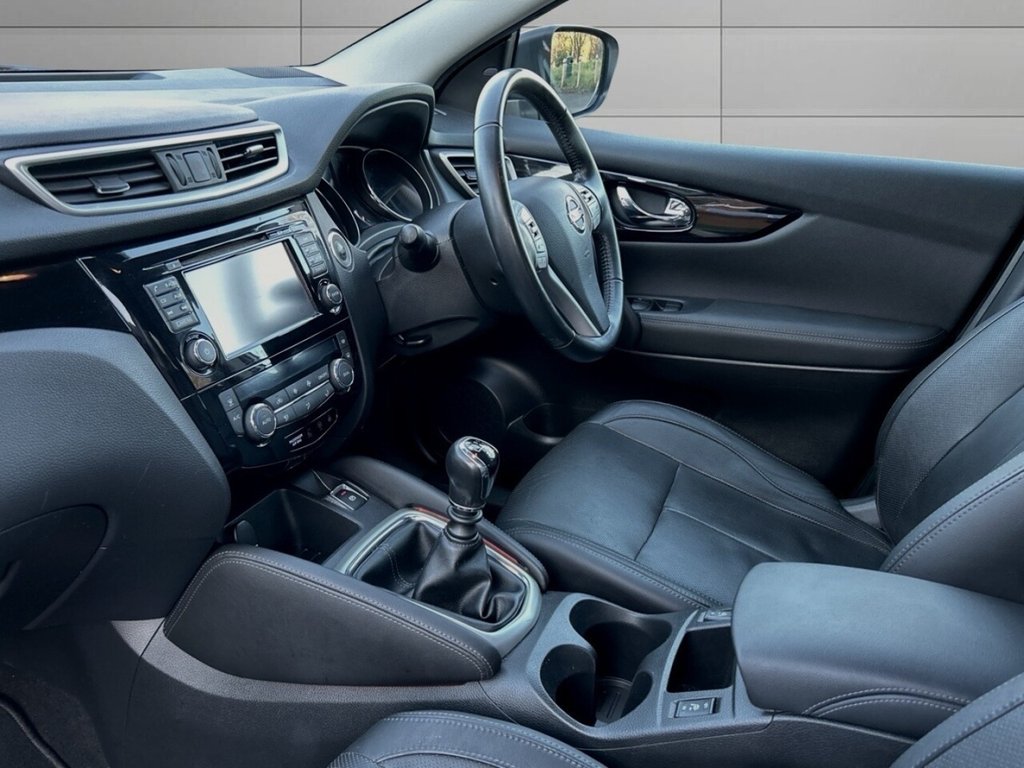 Used Nissan Qashqai 2016 for sale - 76744564: Photo 15