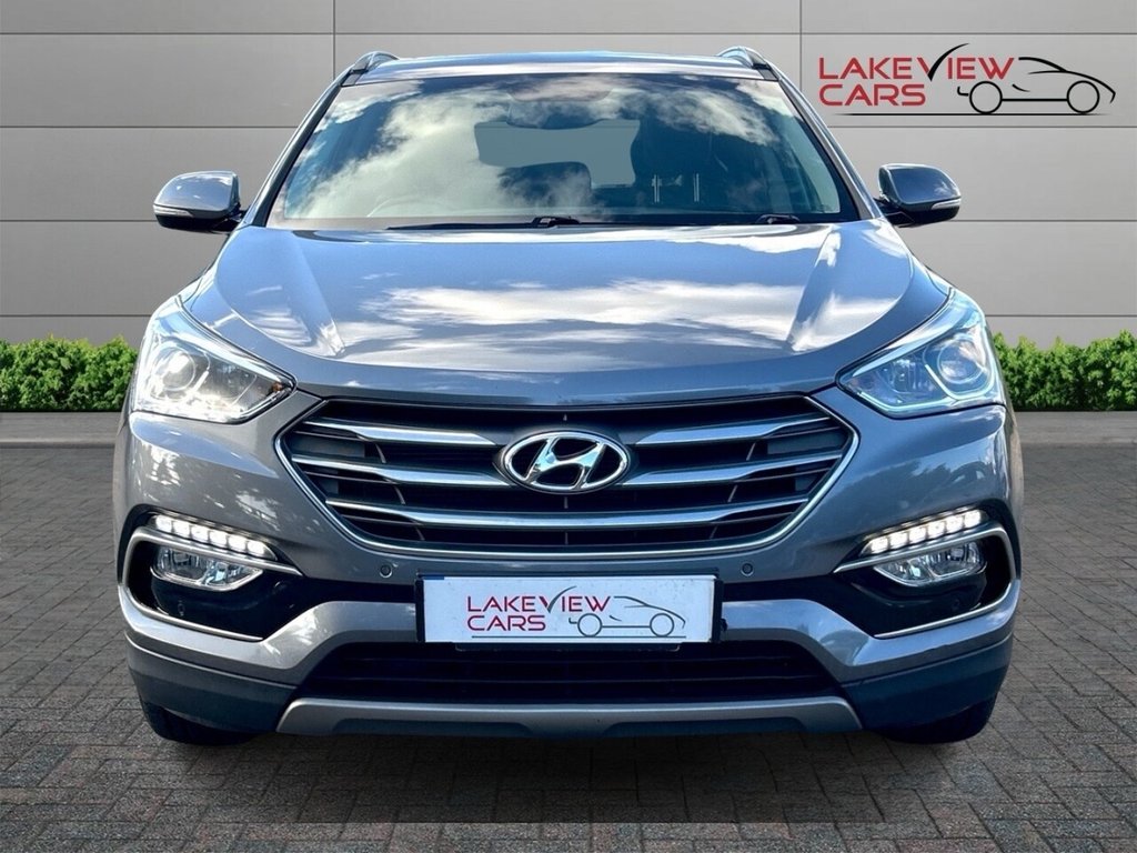 Used Hyundai Santa Fe 2016 for sale - 76744500: Photo 2
