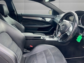 Used Mercedes-Benz C Class 2014 for sale - 76744497: Photo