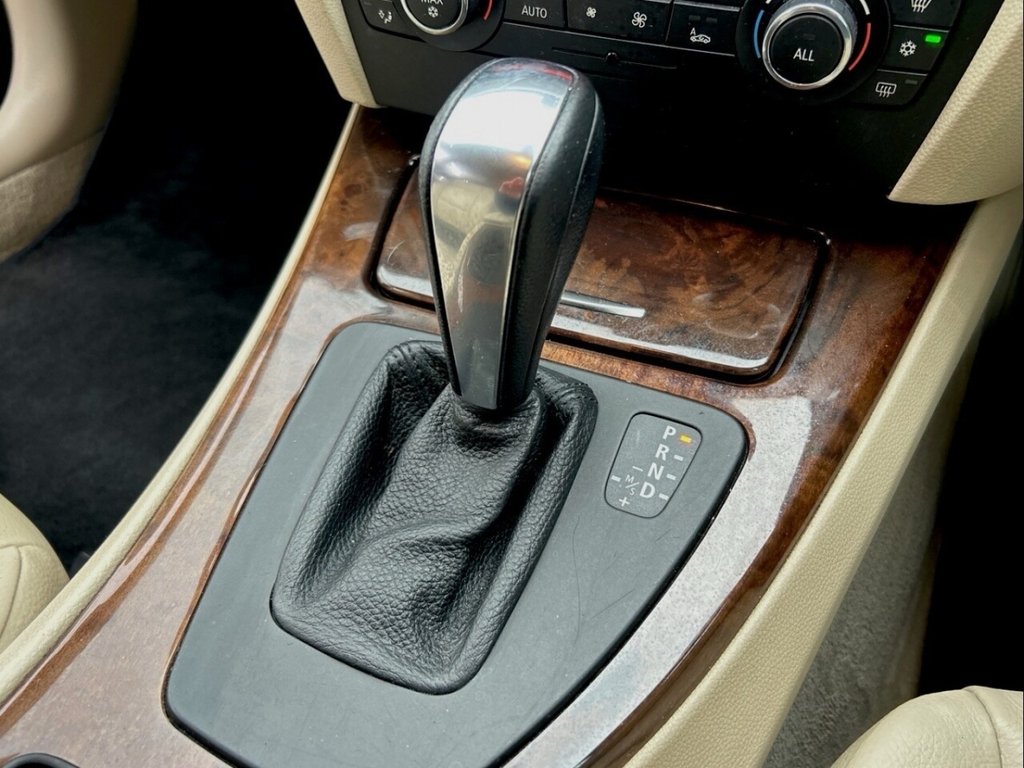 Used BMW 3 Series 2011 for sale - 77139741: Photo 27