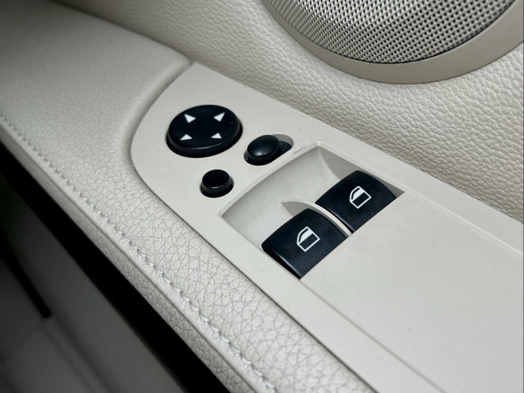 Used BMW 3 Series 2011 for sale - 77139741: Photo 28