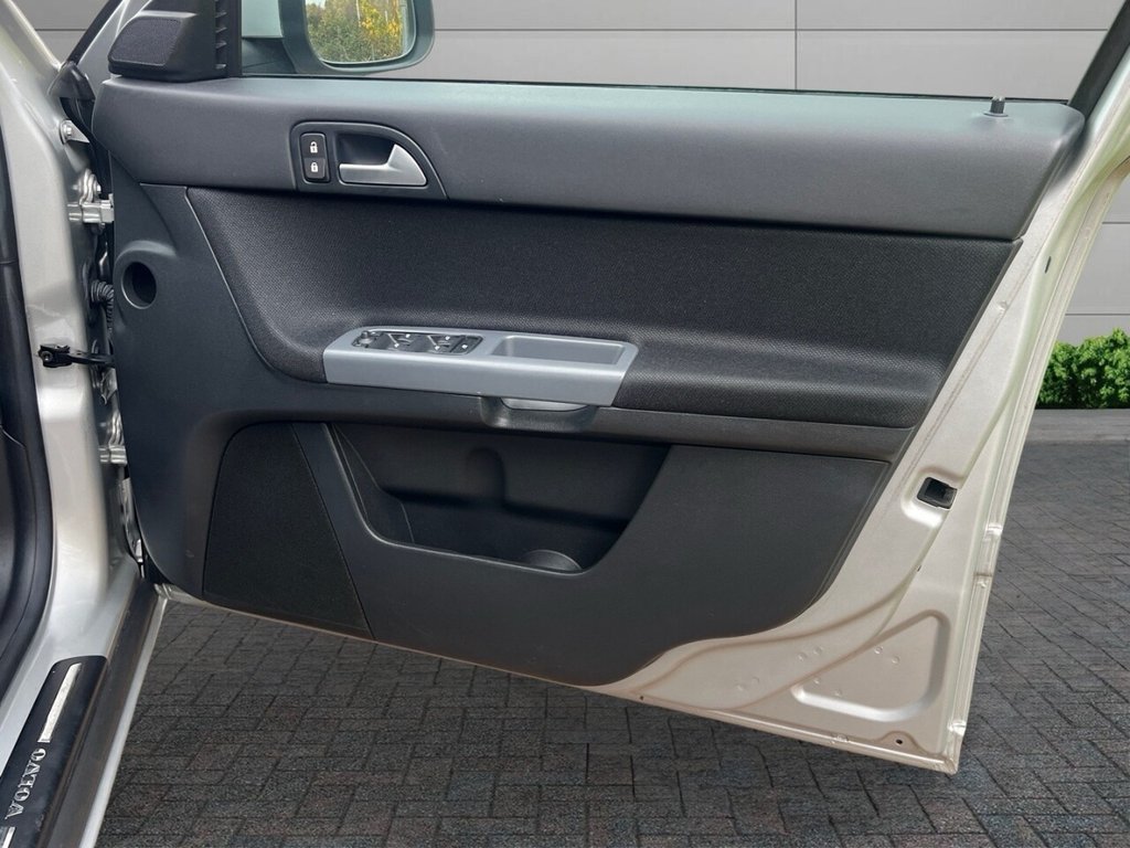 Used Volvo S40 2011 for sale - 76744550: Photo 10