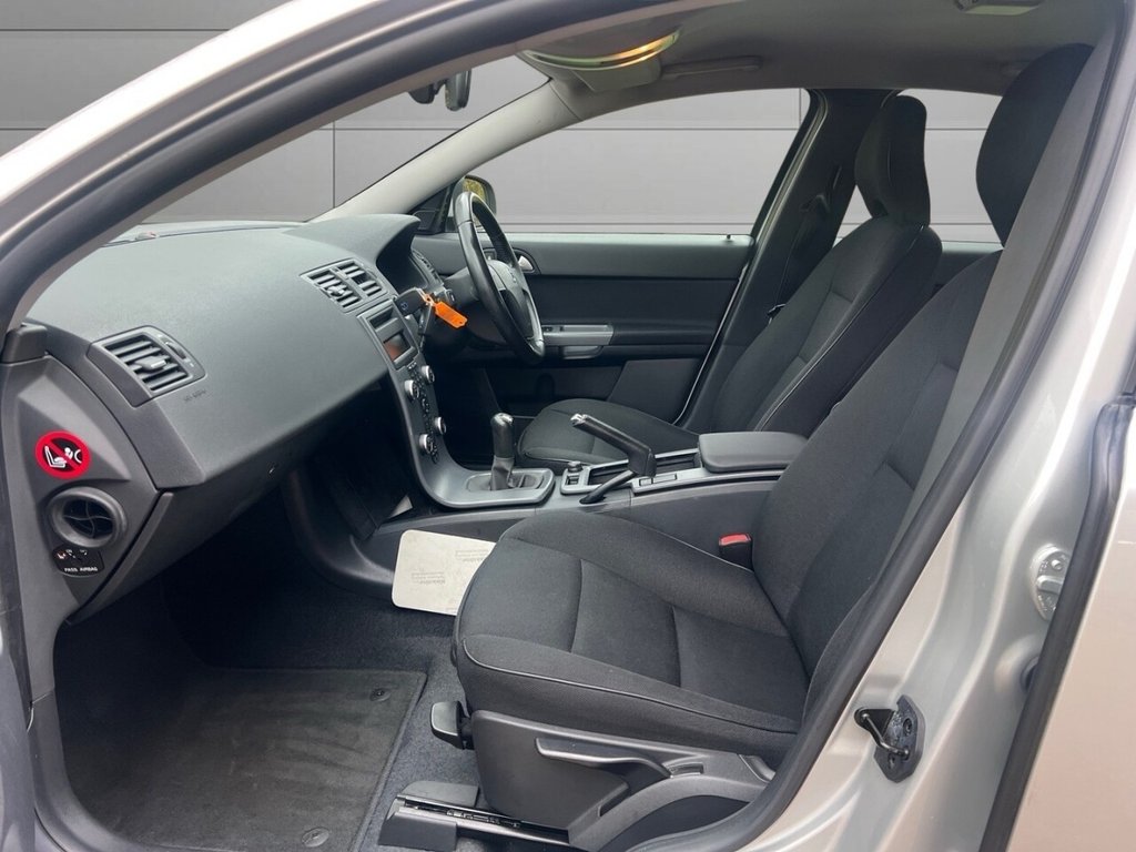 Used Volvo S40 2011 for sale - 76744550: Photo 14