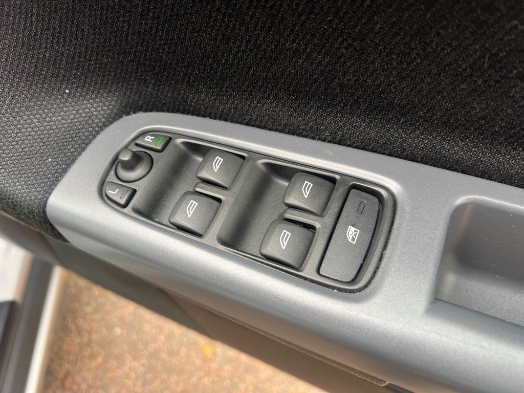 Used Volvo S40 2011 for sale - 76744550: Photo 22