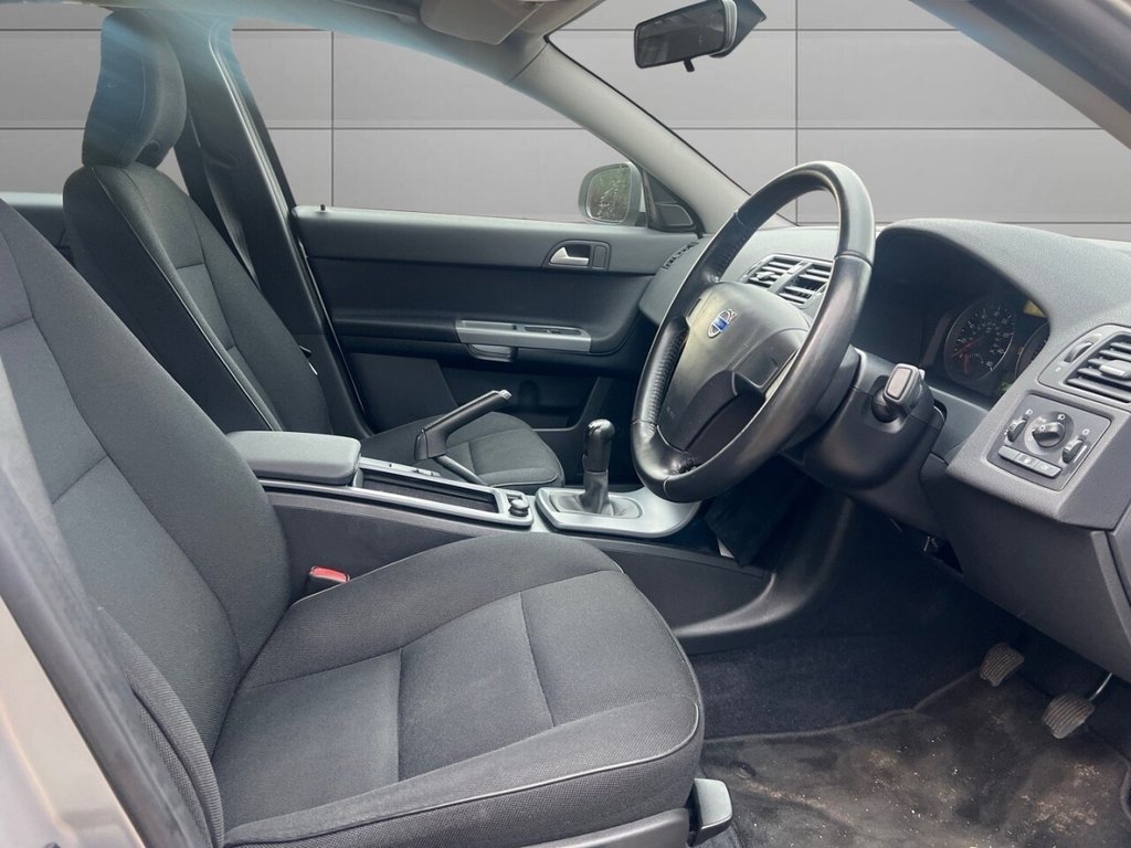 Used Volvo S40 2011 for sale - 76744550: Photo 3