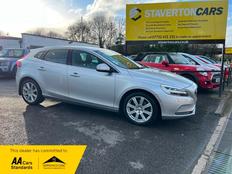 Used Volvo V40 2016 for sale - 76784651: Photo 1