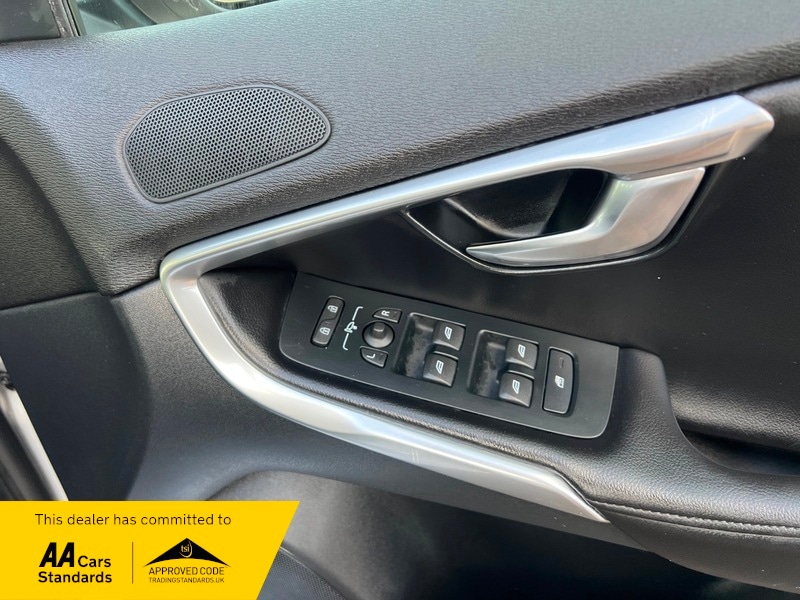 Used Volvo V40 2016 for sale - 76784651: Photo 11