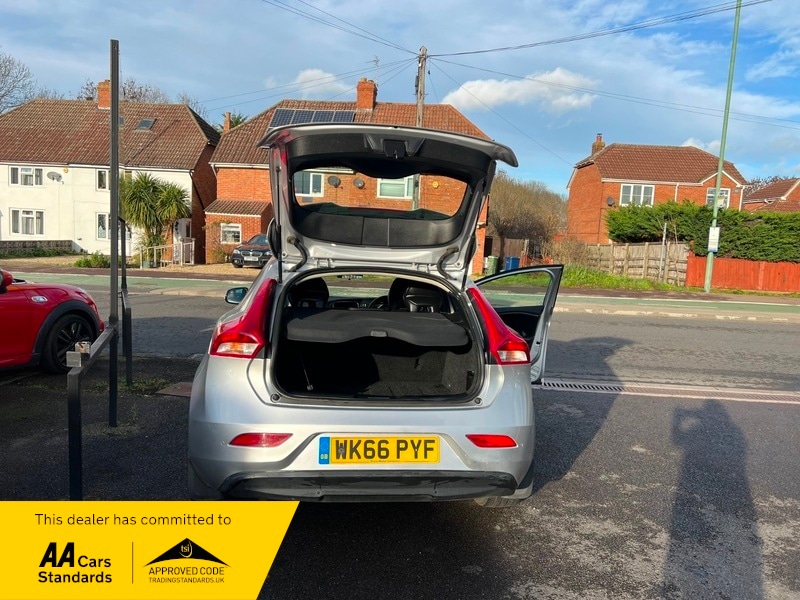 Used Volvo V40 2016 for sale - 76784651: Photo 14