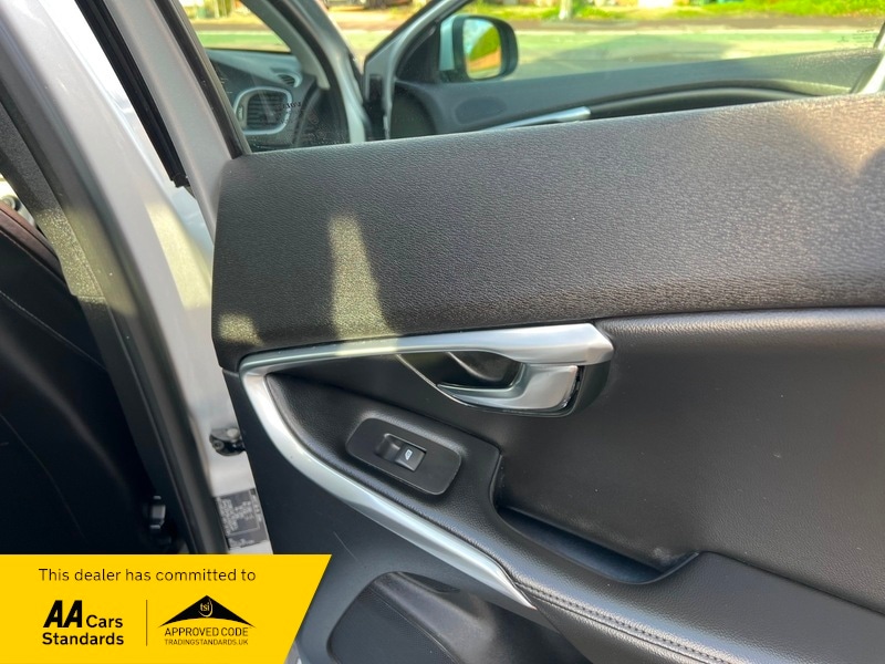 Used Volvo V40 2016 for sale - 76784651: Photo 15