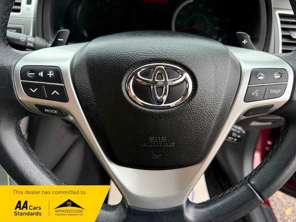 Used Toyota Avensis 2012 for sale - 76334170: Photo 11