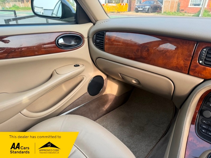 Used Jaguar XJ 1998 for sale - 77976878: Photo 13