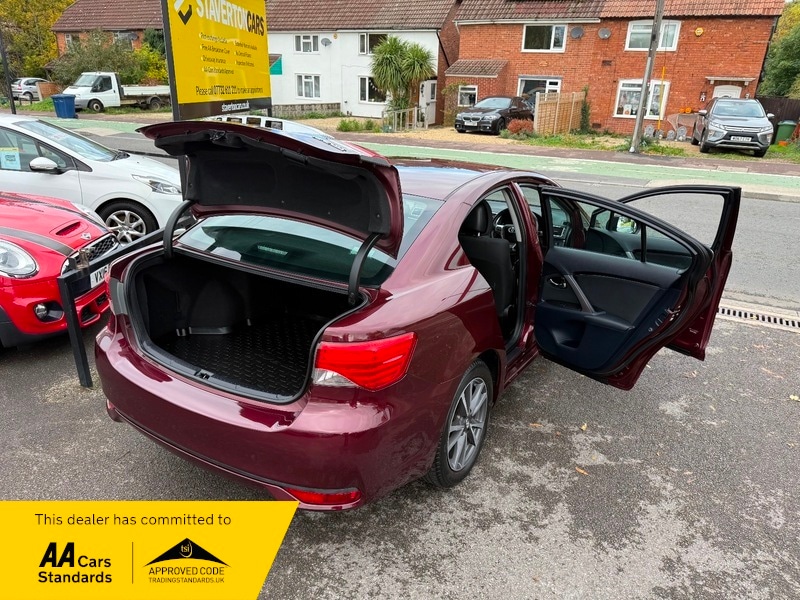 Used Toyota Avensis 2012 for sale - 76884549: Photo 17