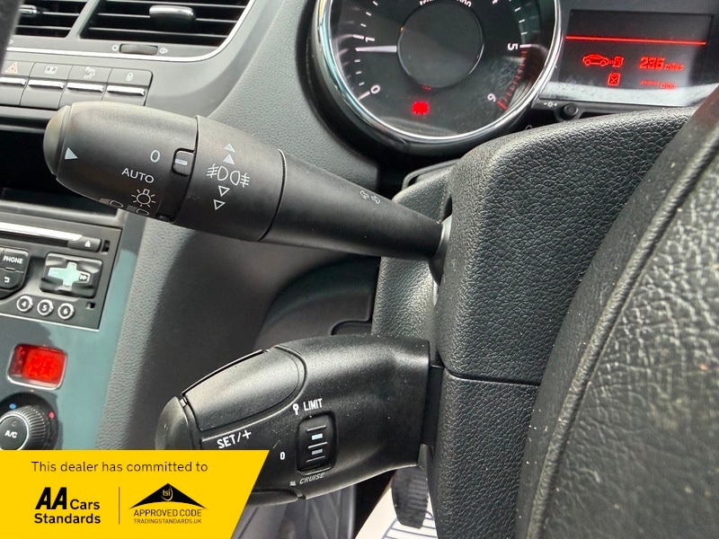 Used Peugeot 5008 2015 for sale - 76686856: Photo 10