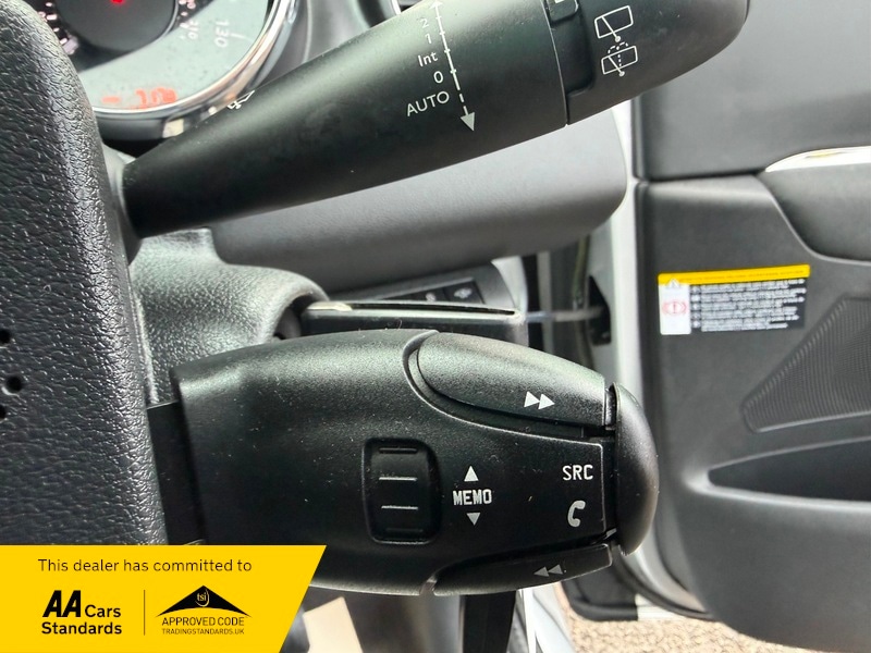 Used Peugeot 5008 2015 for sale - 76686856: Photo 11