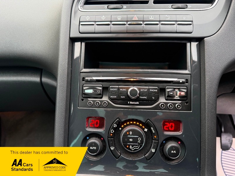 Used Peugeot 5008 2015 for sale - 76686856: Photo 16