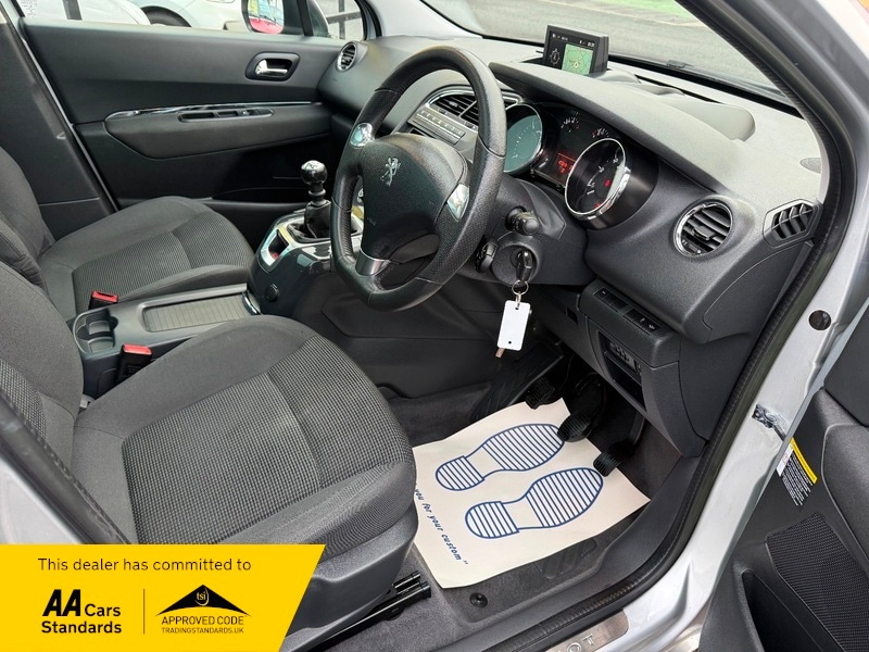 Used Peugeot 5008 2015 for sale - 76686856: Photo 8