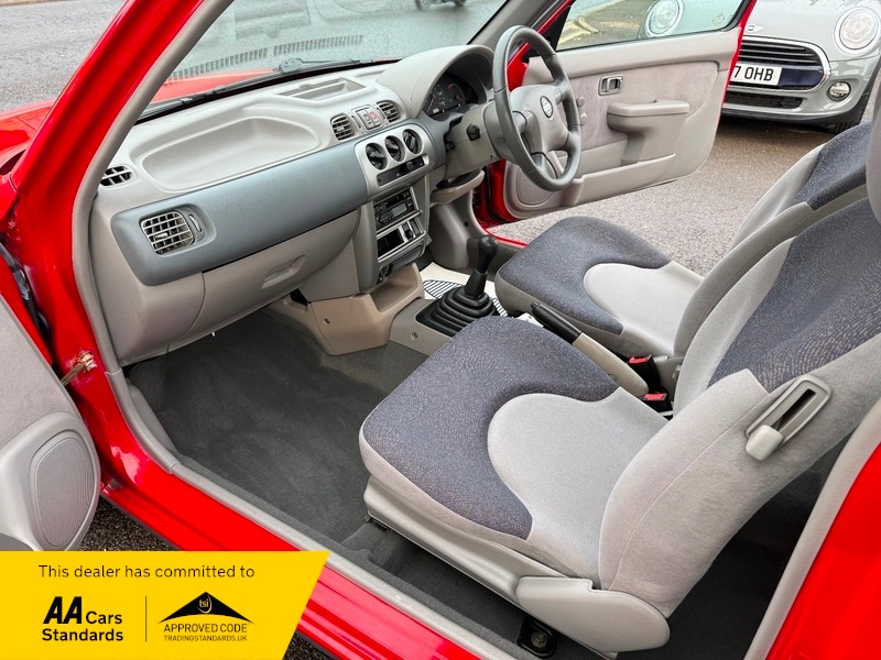 Used Nissan Micra 2000 for sale - 77059754: Photo 14