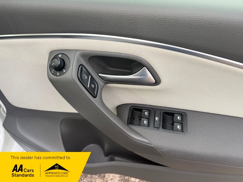 Used Volkswagen Polo 2014 for sale - 77547945: Photo 8