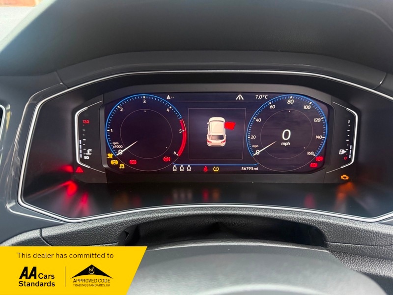 Used Volkswagen T-Roc 2018 for sale - 76699101: Photo 10