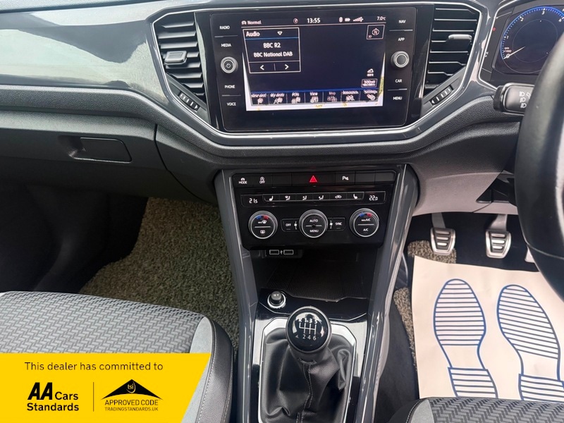 Used Volkswagen T-Roc 2018 for sale - 76699101: Photo 12