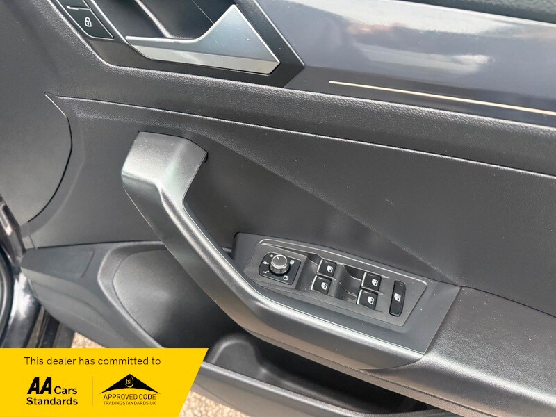 Used Volkswagen T-Roc 2018 for sale - 76699101: Photo 9