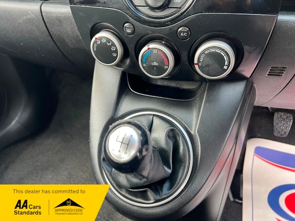 Used Mazda Mazda2 2011 for sale - 76211019: Photo 14