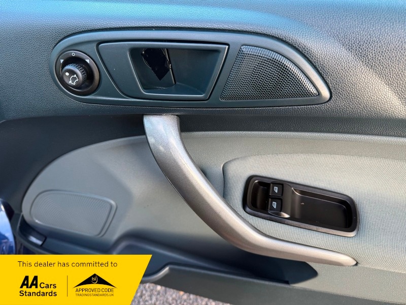 Used Ford Fiesta 2011 for sale - 76740930: Photo 8