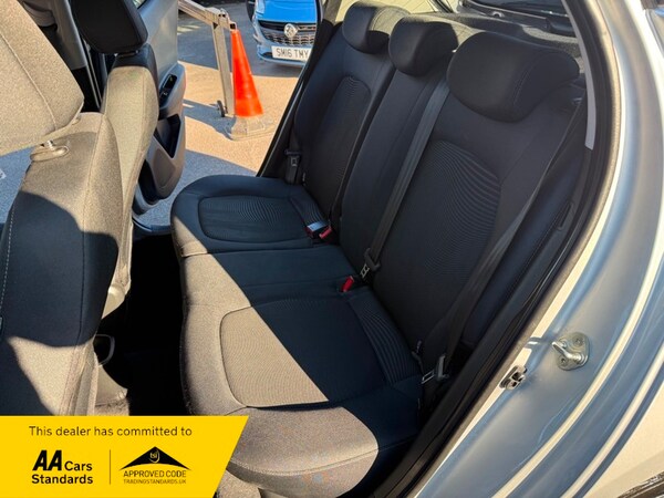 Used Hyundai i10 2019 for sale - 74066254: Photo 19