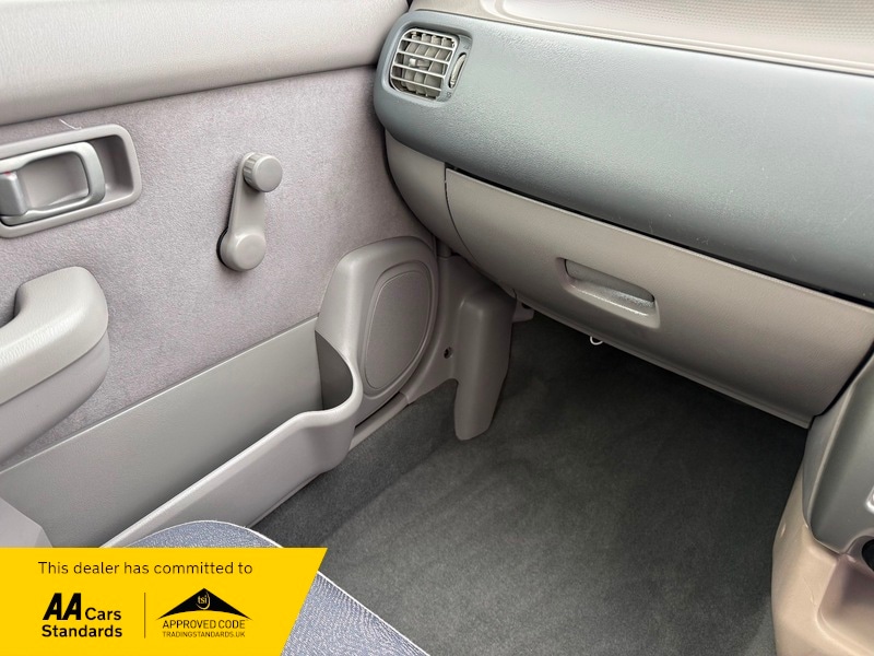 Used Nissan Micra 2000 for sale - 76407207: Photo 12