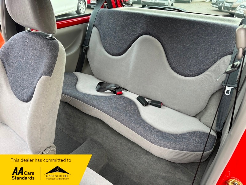 Used Nissan Micra 2000 for sale - 76407207: Photo 15