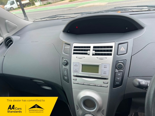 Used Toyota Yaris 2007 for sale - 76224170: Photo 11