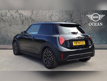 Used MINI Hatch 2024 for sale - 74165779: Photo