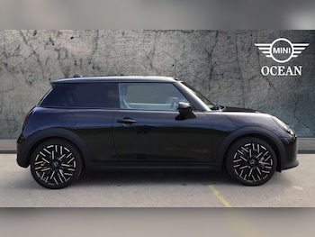 Used MINI Hatch 2024 for sale - 74165779: Photo