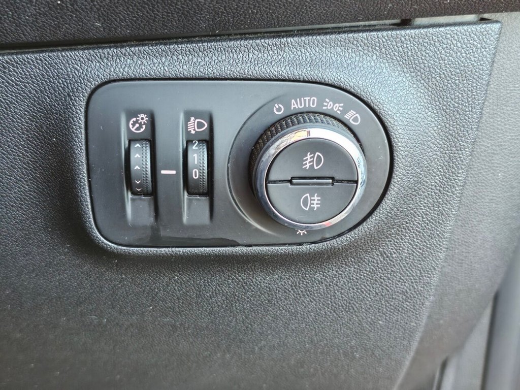 Used Vauxhall Corsa 2016 for sale - 76356907: Photo 28