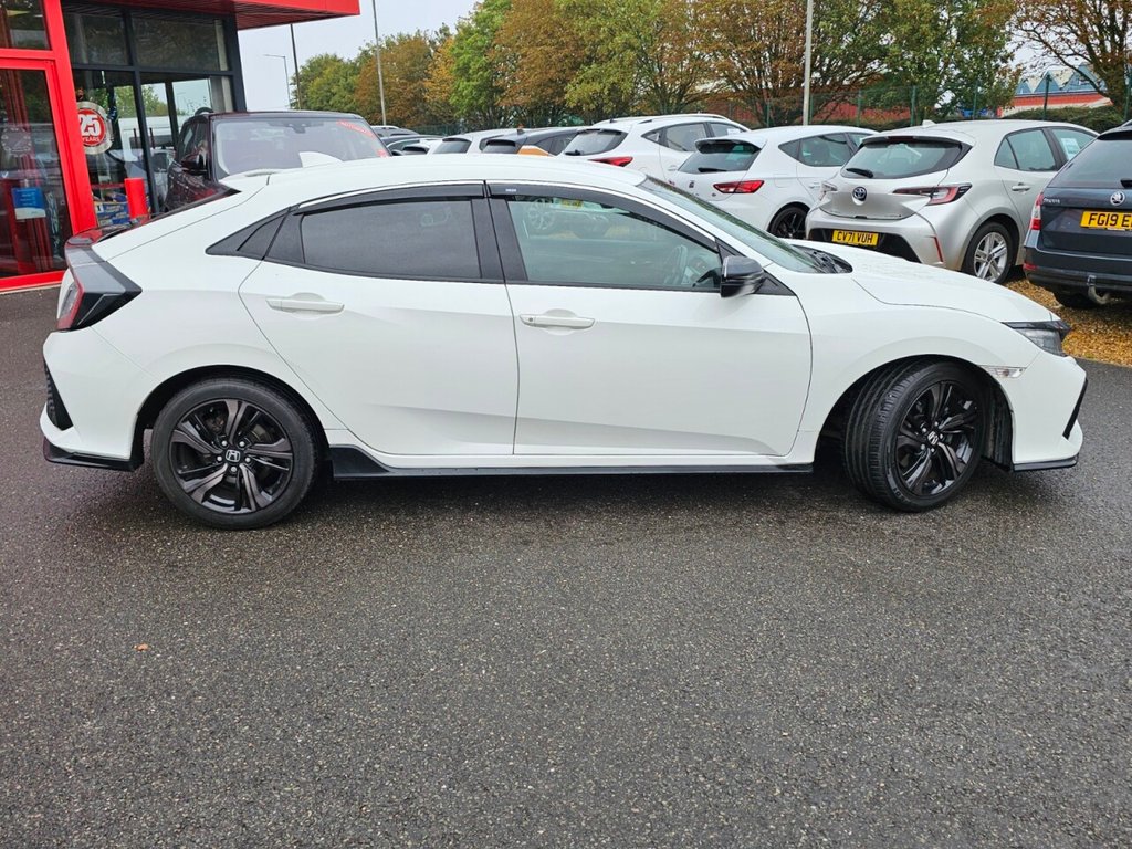 Used Honda Civic 2017 for sale - 75923577: Photo 10
