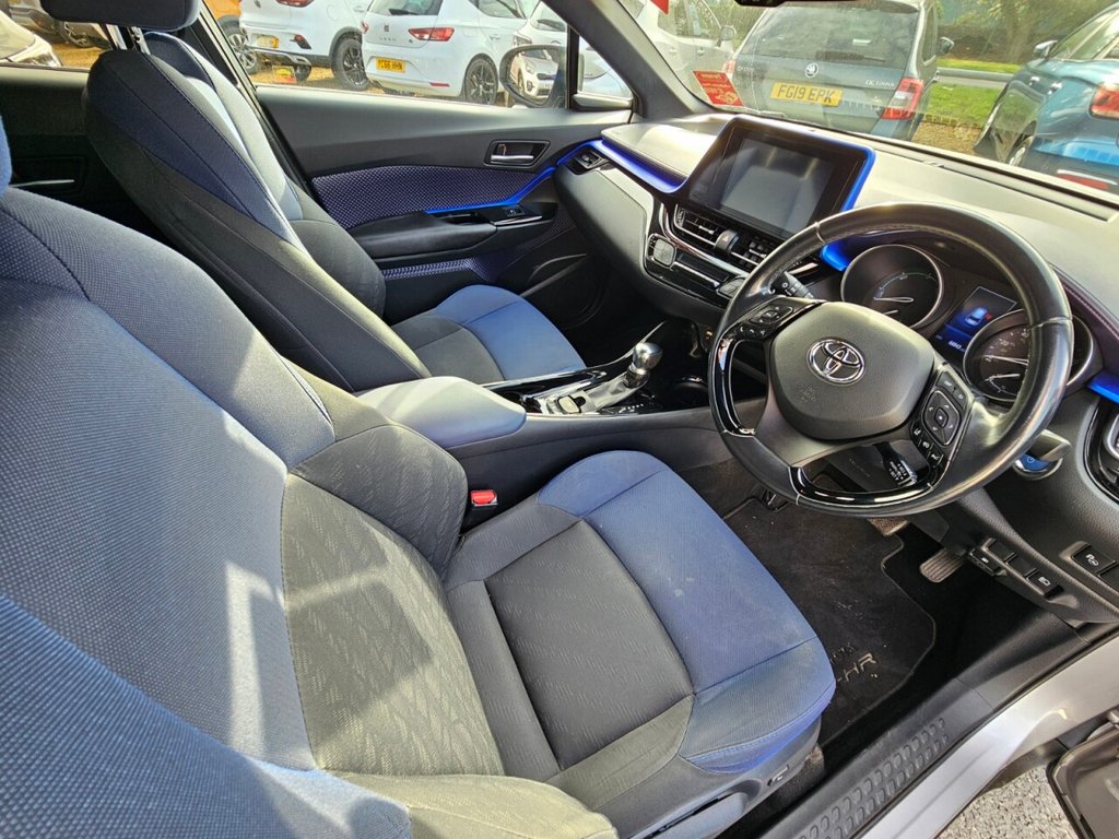 Used Toyota C-HR 2018 for sale - 75923421: Photo 17