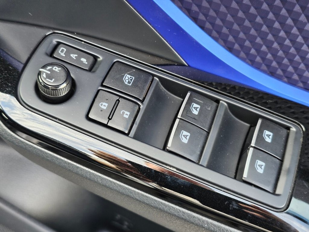 Used Toyota C-HR 2018 for sale - 75923421: Photo 18