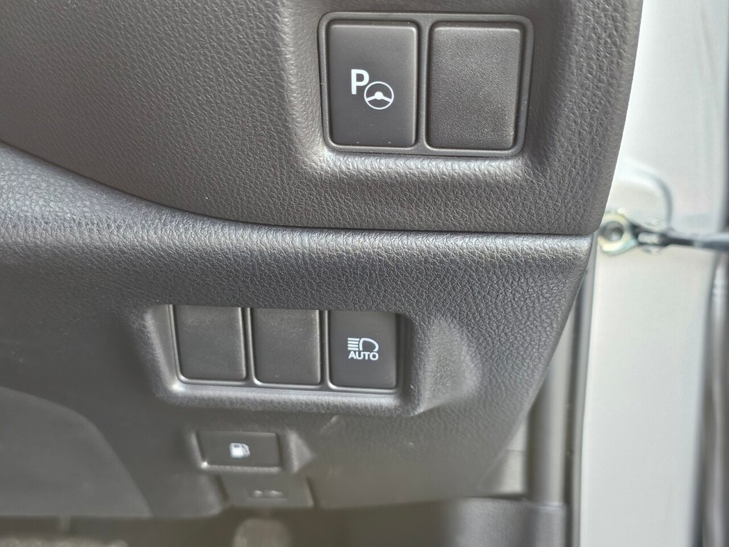 Used Toyota C-HR 2018 for sale - 75923421: Photo 19