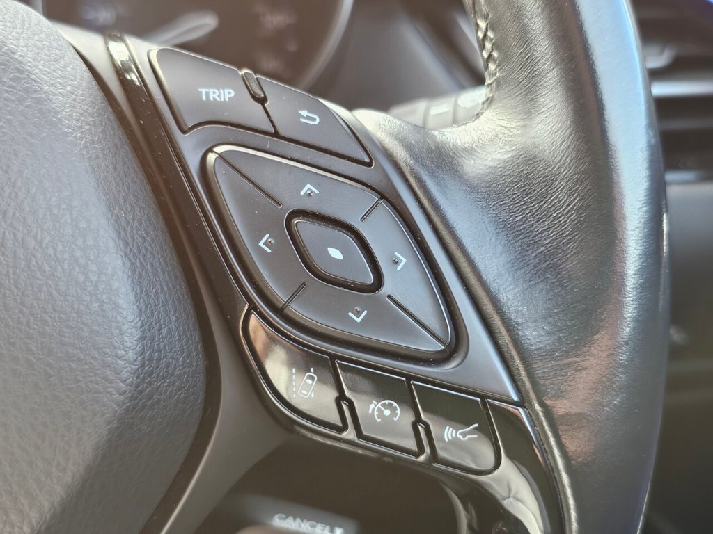 Used Toyota C-HR 2018 for sale - 75923421: Photo 25