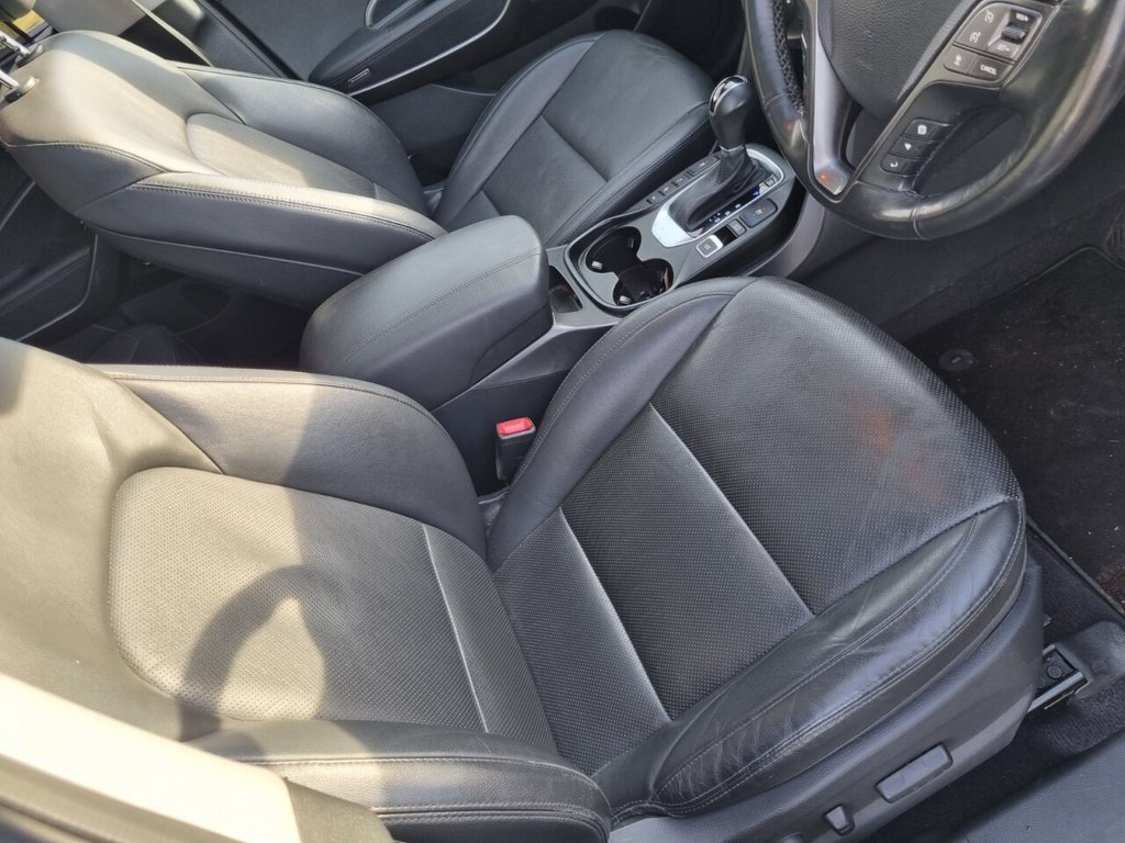 Used Hyundai Santa Fe 2017 for sale - 76570487: Photo 17