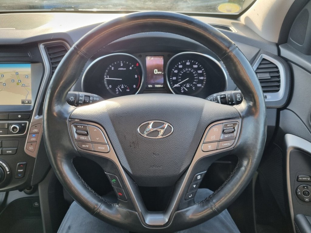 Used Hyundai Santa Fe 2017 for sale - 76570487: Photo 20