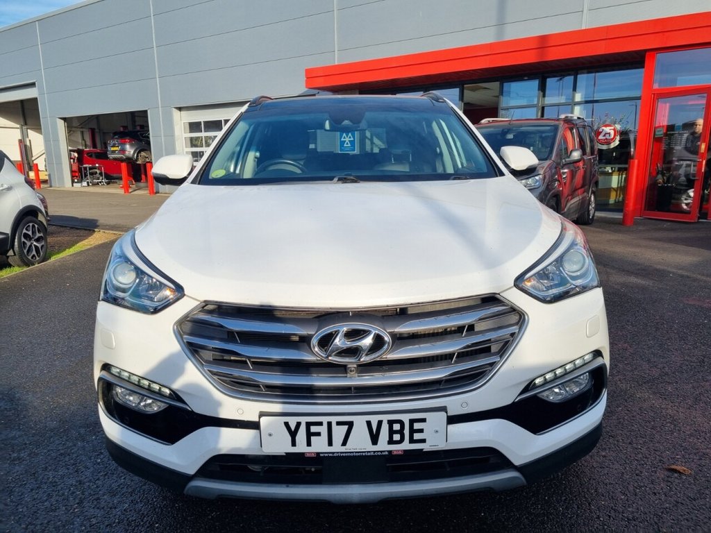 Used Hyundai Santa Fe 2017 for sale - 76570487: Photo 4