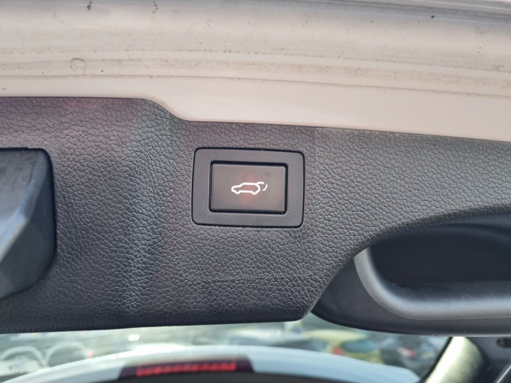 Used Hyundai Santa Fe 2017 for sale - 76570487: Photo 9