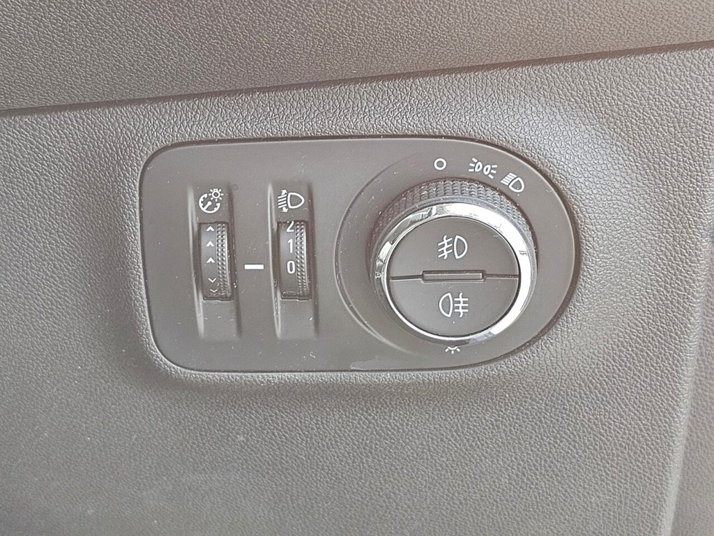 Used Vauxhall Corsa 2015 for sale - 76356923: Photo 23