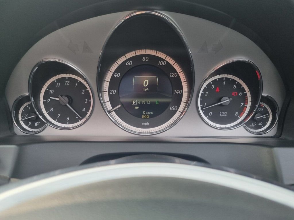 Used Mercedes-Benz E Class 2012 for sale - 76345800: Photo 34