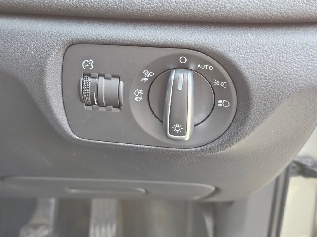 Used Audi Q3 2015 for sale - 77654997: Photo 19