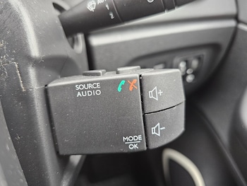 Used Renault Captur 2019 for sale - 75573162: Photo