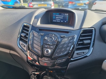 Used Ford Fiesta 2016 for sale - 76185492: Photo 2