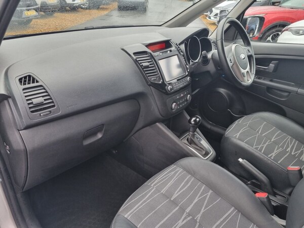 Used Kia Venga 2015 for sale - 75653724: Photo 23