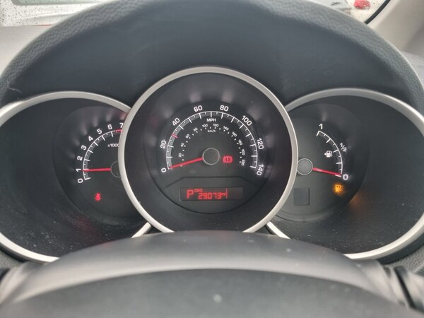 Used Kia Venga 2015 for sale - 75653724: Photo 30